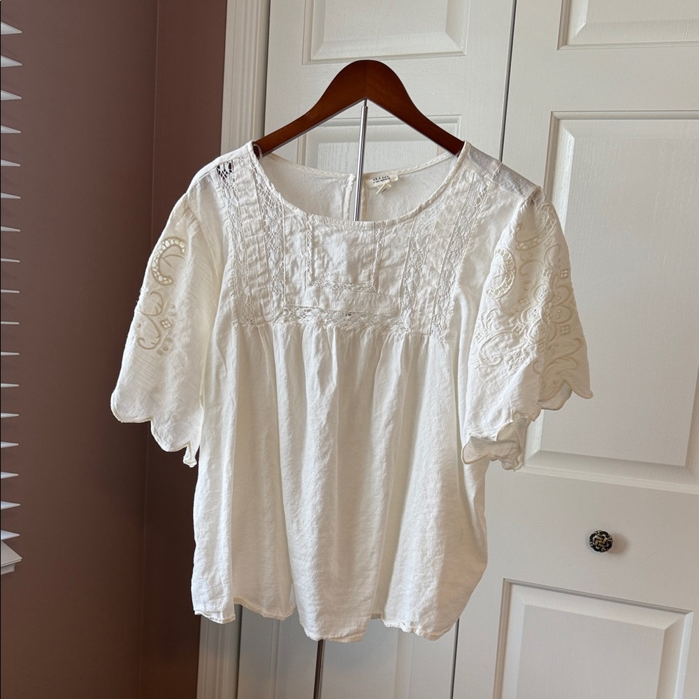 a.n.a White Eyelet Embroidered Puff Sleeve Blouse